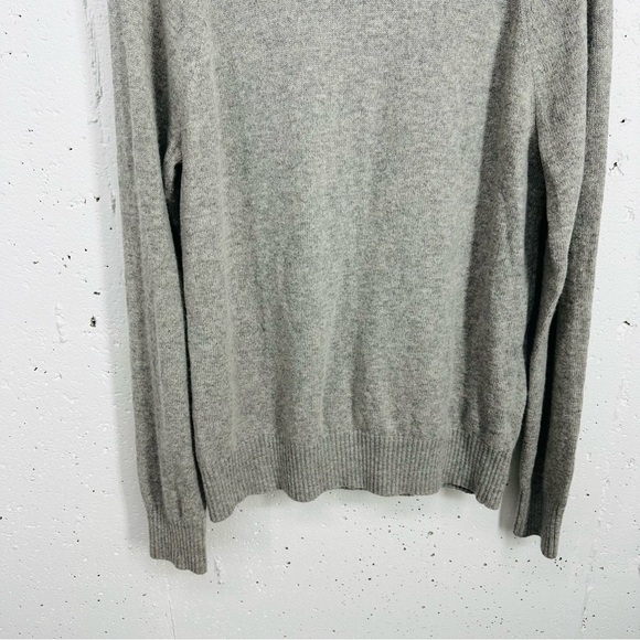 J. Crew Men's size Medium Gray Wool Blend Crewneck Sweater - Picture 4 of 11